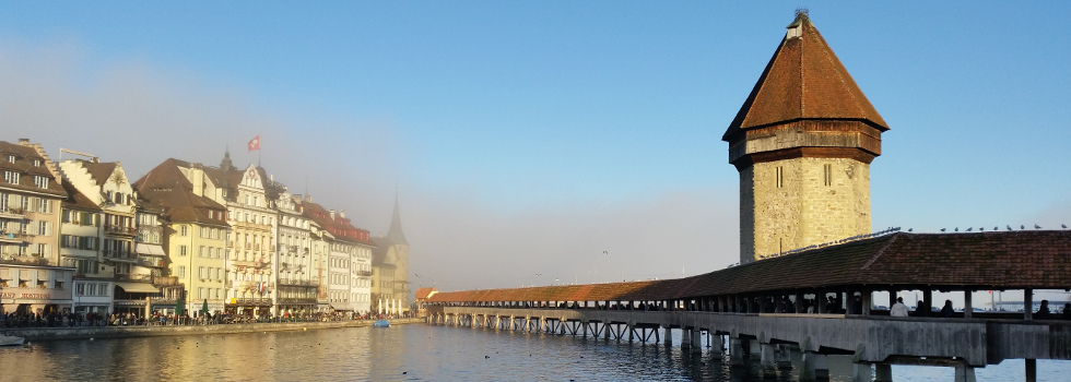 Luzern_Kappelbruecke_mit_Nebel_980-350